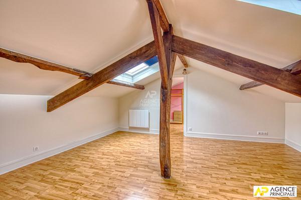 Versailles Notre-Dame Les Prés - Appartement 4 pièces 118.45 m² au sol situé au 2ème et dernier étage €895 000 ** - Référence 27800