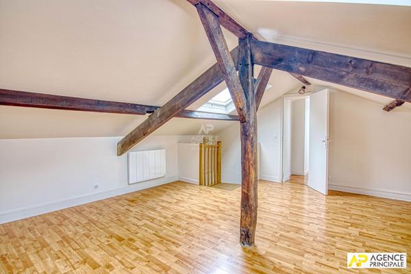 Versailles Notre-Dame Les Prés - Appartement 4 pièces 118.45 m² au sol situé au 2ème et dernier étage €895 000 ** - Référence 27800