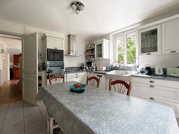 Demeure Familiale 12 pièces 300 m2 BRY SUR MARNE (94360)