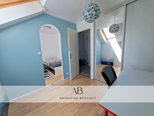 Maison
         4 pièces
        - 83 m² 535 000 € *
