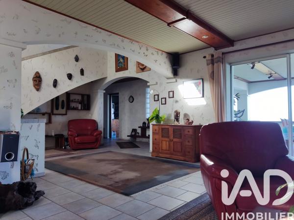 Maison à vendre 6 pièces 246 m² Saint-Leu