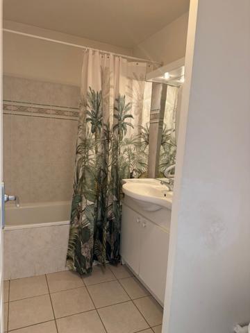 Appartement meublé dans résidence privée avec piscine Fuveau 2 pièce(s) 45.83 m2