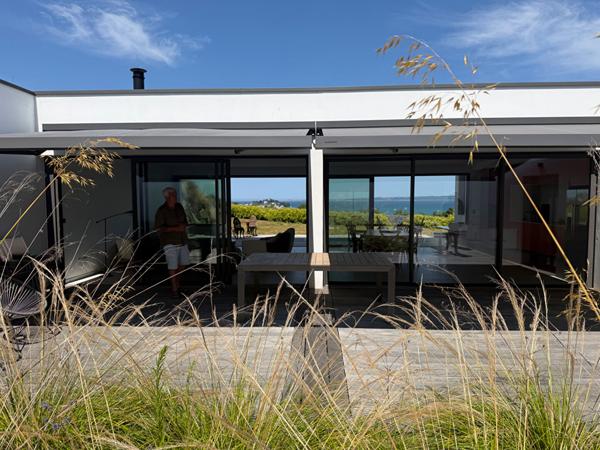 A vendre. Locquirec - Superbe maison d'architecte vue mer Locquirec