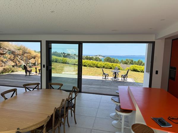 A vendre. Locquirec - Superbe maison d'architecte vue mer Locquirec