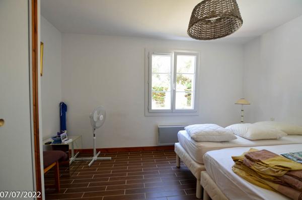 VILLA avec PISCINE chauffée 5 pièces LA PALMYRE - QUARTIER CALME et BOISE - PROCHE CENTRE ET TENNIS