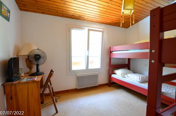 VILLA avec PISCINE chauffée 5 pièces LA PALMYRE - QUARTIER CALME et BOISE - PROCHE CENTRE ET TENNIS