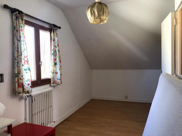 Beau pavillon type T5 dans secteur calme