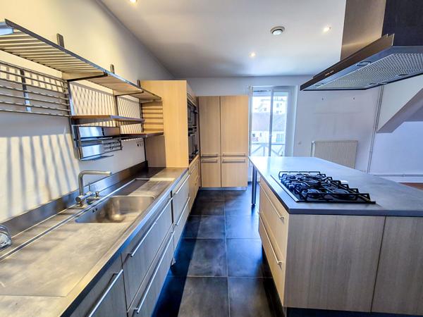 Appartement 7 pièces 148.93 m2