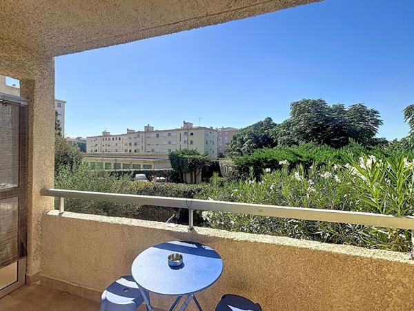 FREJUS PLAGE - Studio rénové - terrasse sud - parking et cave