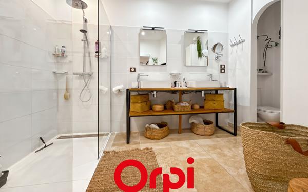 Maison à vendre    5 pièces • 162,36 m2 Le Castellet