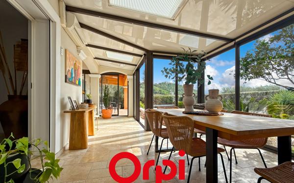 Maison à vendre    5 pièces • 162,36 m2 Le Castellet