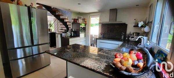 Maison traditionnelle 8 pièces de 215 m² à Bures-sur-Yvette (91440)