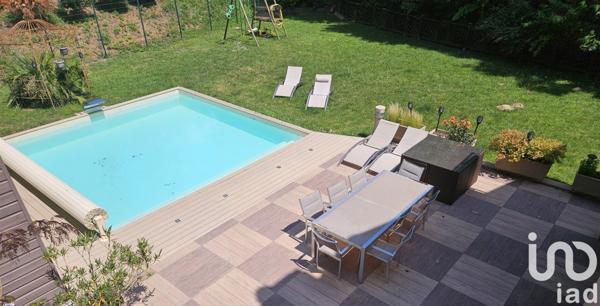 Maison traditionnelle 8 pièces de 215 m² à Bures-sur-Yvette (91440)