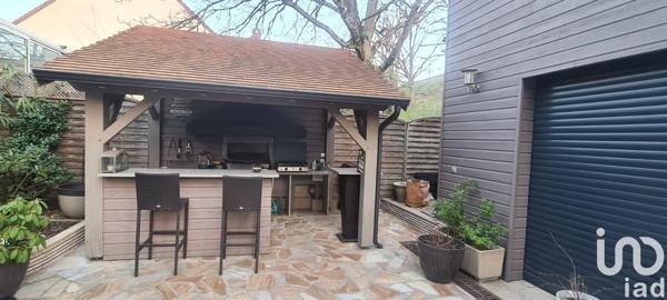 Maison traditionnelle 8 pièces de 215 m² à Bures-sur-Yvette (91440)