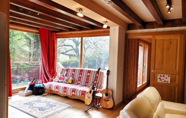 TRES GRAND CHALET EN PARFAIT ETAT-EN PLEINE NATURE.