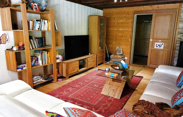 TRES GRAND CHALET EN PARFAIT ETAT-EN PLEINE NATURE.