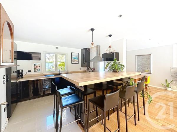 Maison à vendre  10 pièces - 245,77 m2 CESTAS - 33