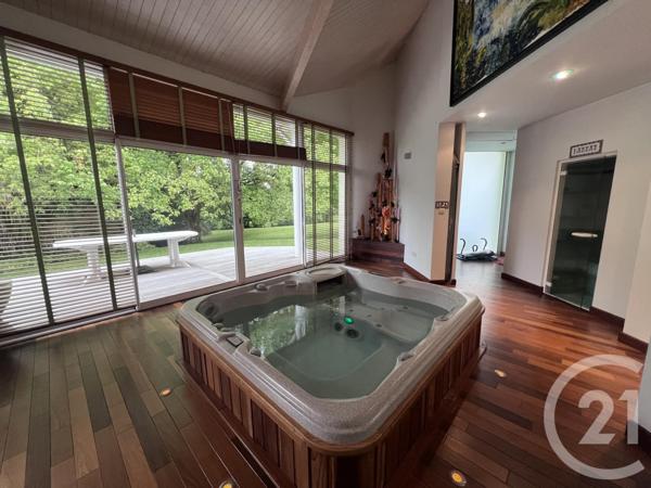 Maison à vendre  10 pièces - 300 m2 VOIRON - 38