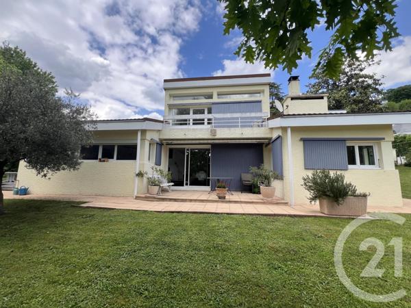 Maison à vendre  10 pièces - 300 m2 VOIRON - 38