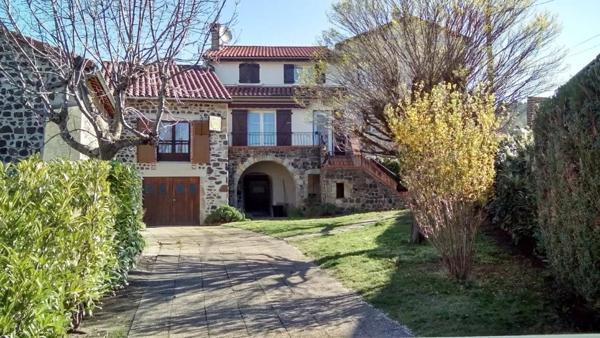 Vente Maison 7 pièces 156 m2 à Esteil