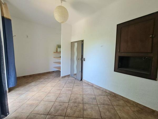 Propriété atypique avec + de 9 hectares de terrain, autonomie et charme authentique