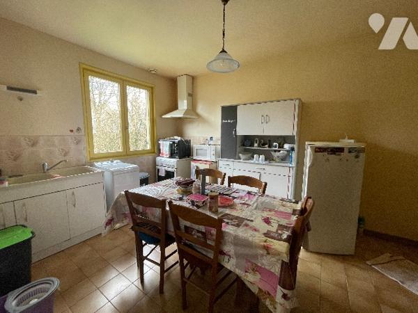 Pavillon élevée sur sous-sol avec jardin clos