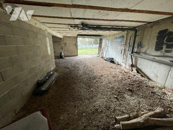 Pavillon élevée sur sous-sol avec jardin clos