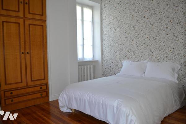 MAISON DE VILLAGE INDEPENDANTE EN PIERRE AVEC TERRAIN ATTENANT DE 460 m²