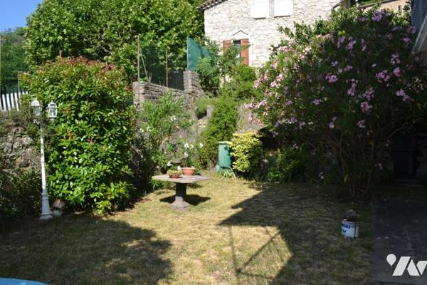 MAISON DE VILLAGE INDEPENDANTE EN PIERRE AVEC TERRAIN ATTENANT DE 460 m²