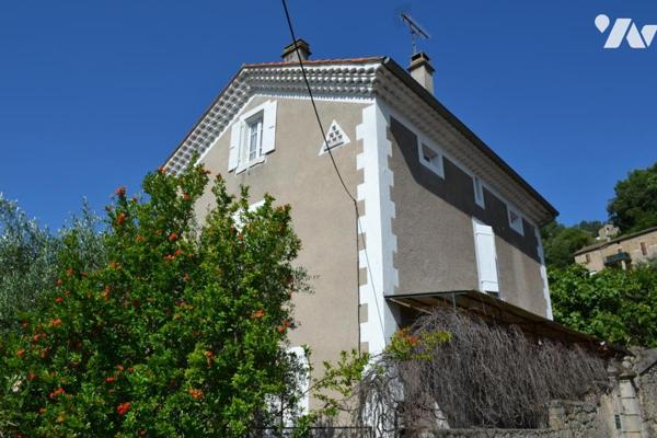 MAISON DE VILLAGE INDEPENDANTE EN PIERRE AVEC TERRAIN ATTENANT DE 460 m²