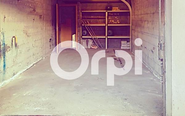 Stationnement à louer    15 m2 Cluses