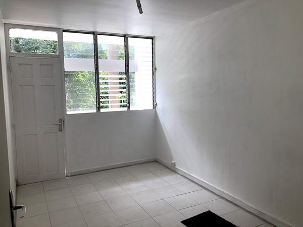 Les Abymes (97139) Appartement T4 rénové morne legitimus