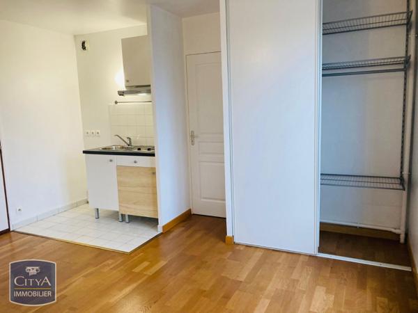 Appartement à louer 1 pièce 28.58m² Saint-Cyr-l'École (78210)