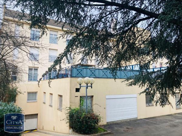 Appartement à louer 1 pièce 28.58m² Saint-Cyr-l'École (78210)