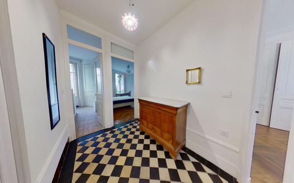 Appartement à louer    3 pièces • 79,17 m2 Lyon 4