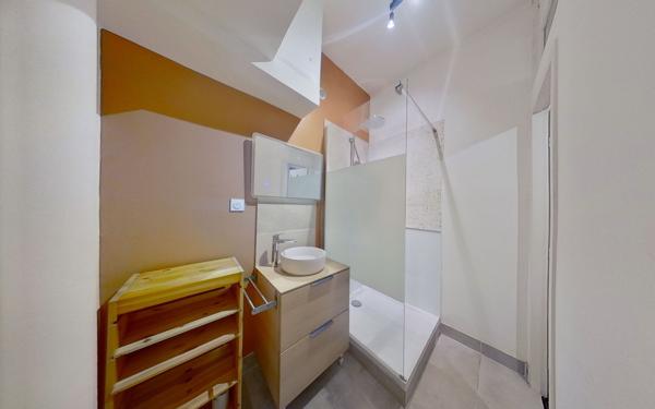 Appartement à louer    3 pièces • 79,17 m2 Lyon 4