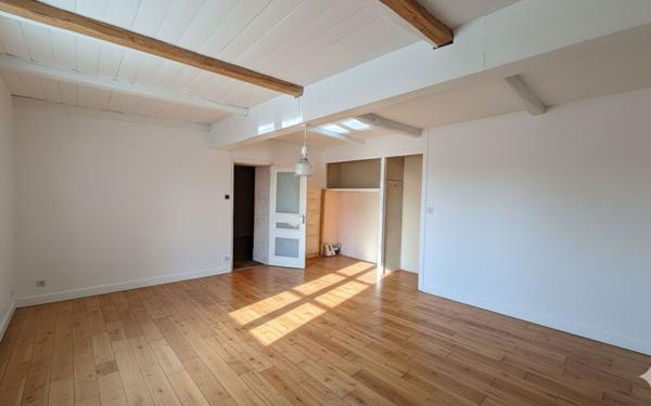 Maison à vendre    3 pièces •  Saint-Victor-de-Morestel