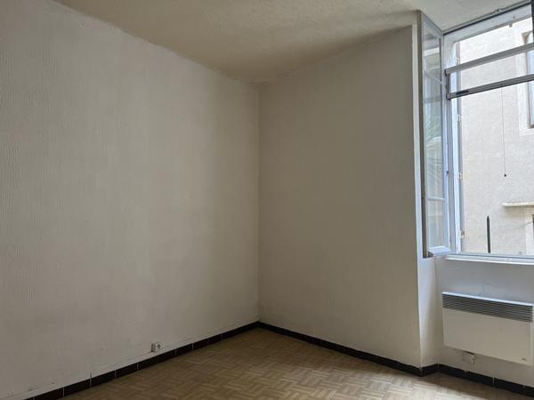 À vendre - Immeuble 174 m² situé à Bédarieux (34600)