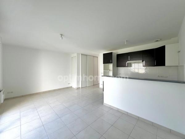 Appartement à vendre 2 pièces avec JARDIN, LE PLESSIS BOUCHARD (95) sans charges, place de parking, gare RER C/ligne H