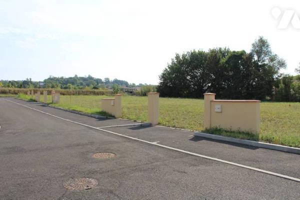 PROCHE DU CENTRE DE NERAC, TERRAINS A BATIR