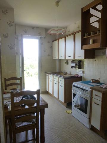 A Cosne-Cours-sur-Loire, dans une résidence sans ascenseur, située à environ 500 m du centre-ville,