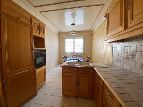 Maison Nanterre 8 pièce(s) 273 m2 €875 000 ** - Référence 15253