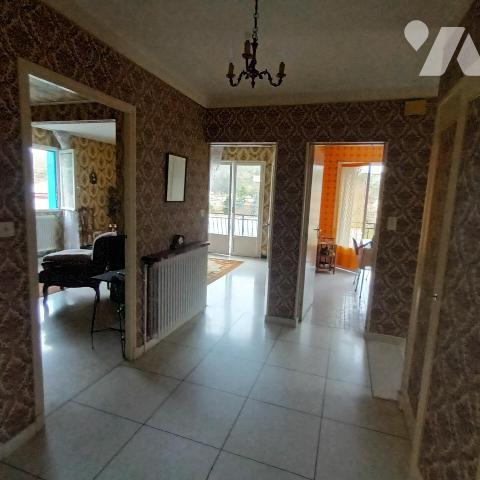 Maison T4 avec jardin, garage et dépendances