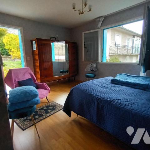 Maison T4 avec jardin, garage et dépendances