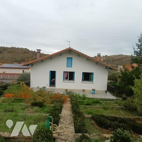 Maison T4 avec jardin, garage et dépendances