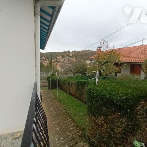 Maison T4 avec jardin, garage et dépendances