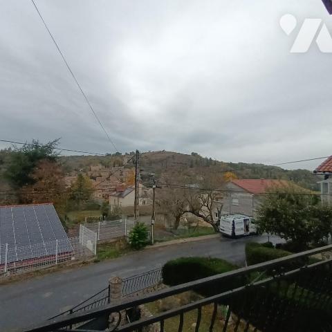 Maison T4 avec jardin, garage et dépendances