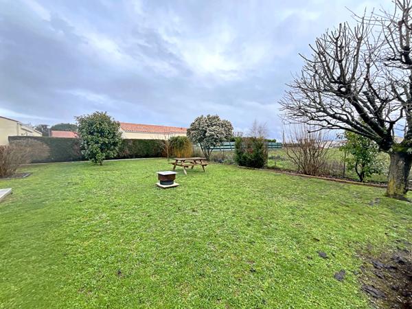 Maison familiale rénovée  Quartier résidentiel