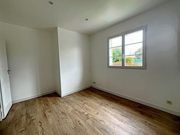 Maison familiale rénovée  Quartier résidentiel