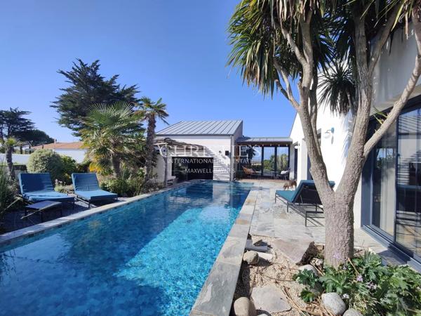 SUPERBE VILLA VUE MER AVEC PISCINE – L’HOUMEAU